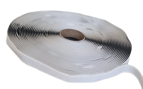 Taśma butylowa czarna 3mm x 12mm x 15m TBS120B Taśma butylowa czarna 3mm x 12mm x 15m TBS120B